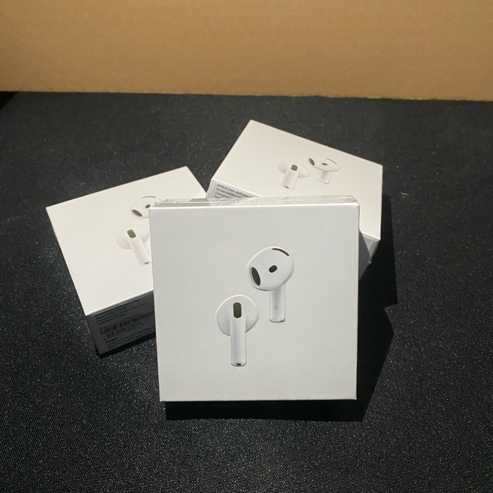 Apple AirPods - Sleek White Design
